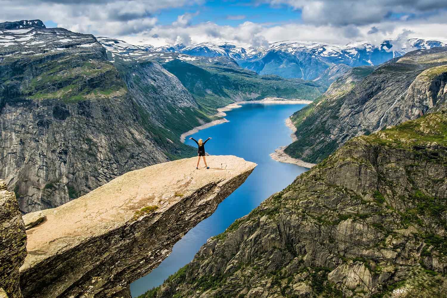 Hiking in Norway for Beginners: Trails, Tips & Best Time