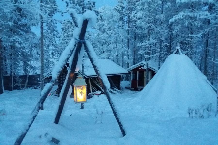 Sami Homestay & Silent Snowshoe Trek - Inari